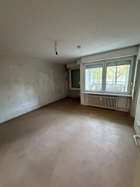 1-Zimmer-Wohnung mit Balkon - Selbstrenovierer gesucht — photo 1